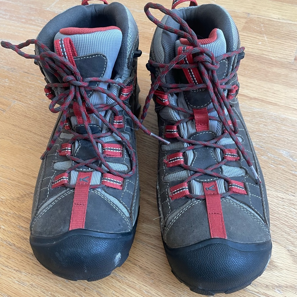 Women’s Keen Hiking Boots